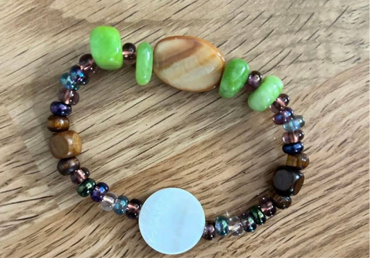 Jade & shell bead bracelet