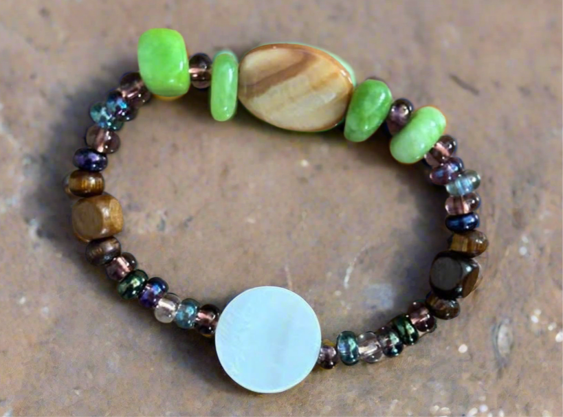 Jade & shell bead bracelet